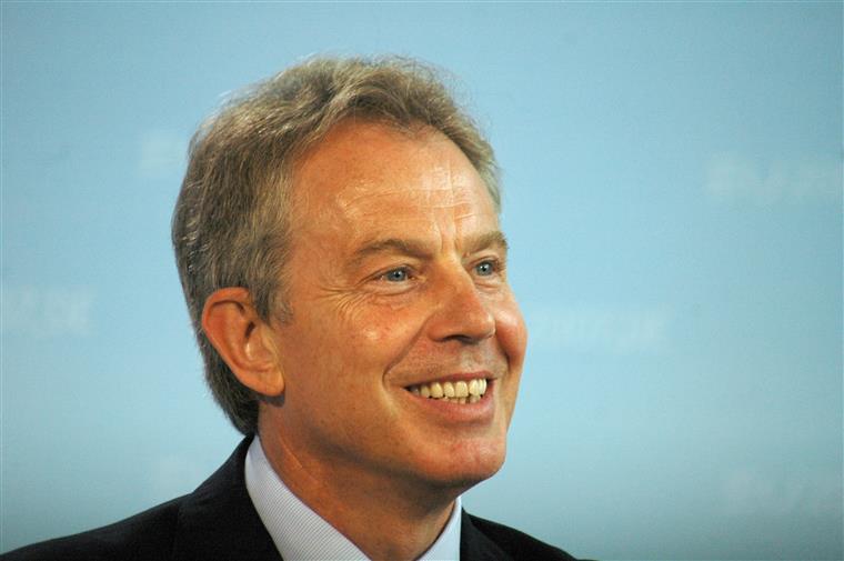 Brexit tem de ser adiado e defende novo referendo, defende Tony Blair