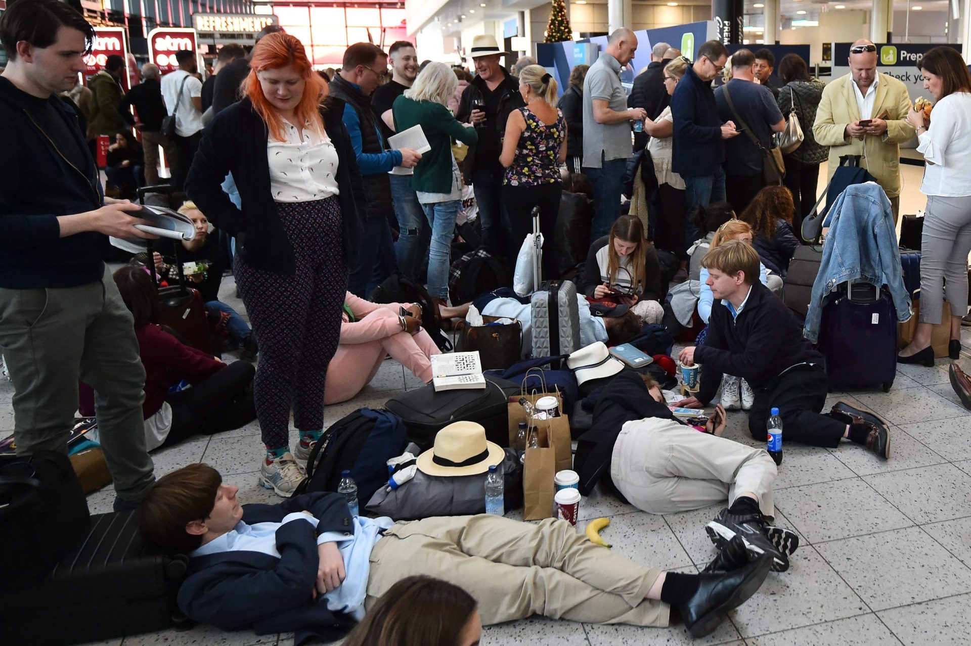 Gatwick. Aeroporto reabre com “número limitado de voos”