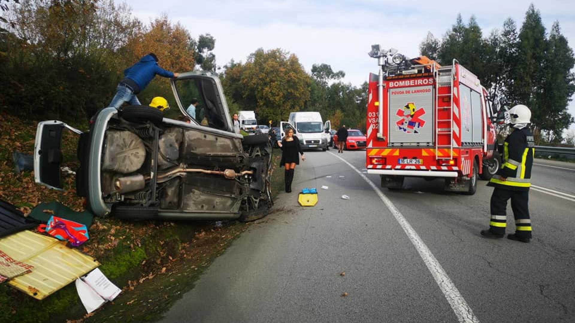 Despiste e capotamento na Póvoa de Lanhoso