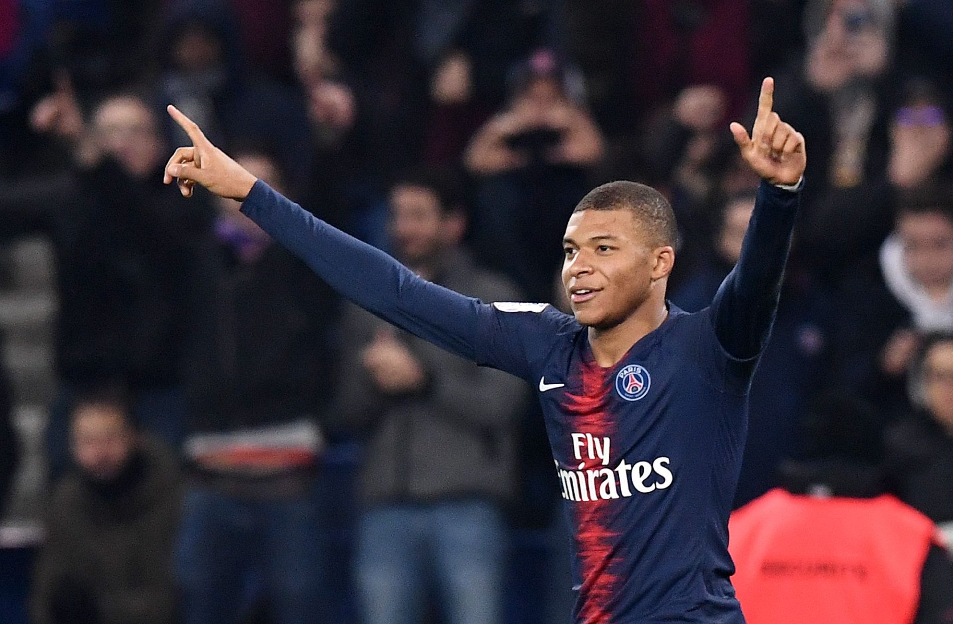 France Football põe Mbappé como futebolista do ano