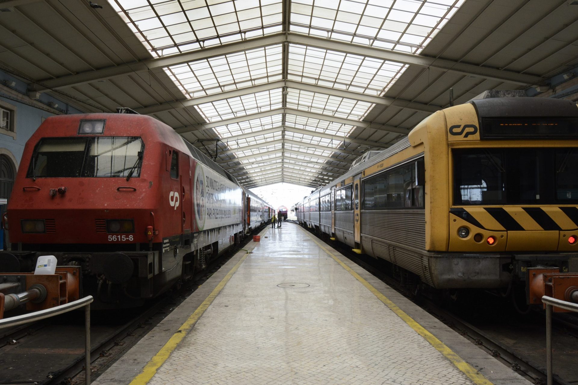 Greve da CP para mais de 200 comboios no período da manhã