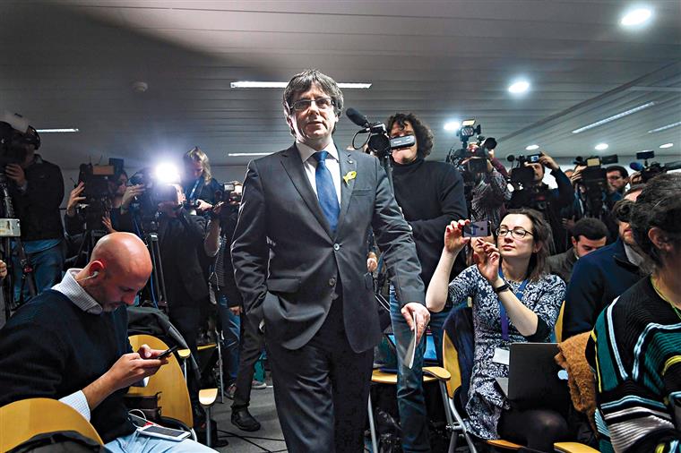 Negado pedido da procuradoria-geral espanhola para reativar ordem de detenção de Puigdemont