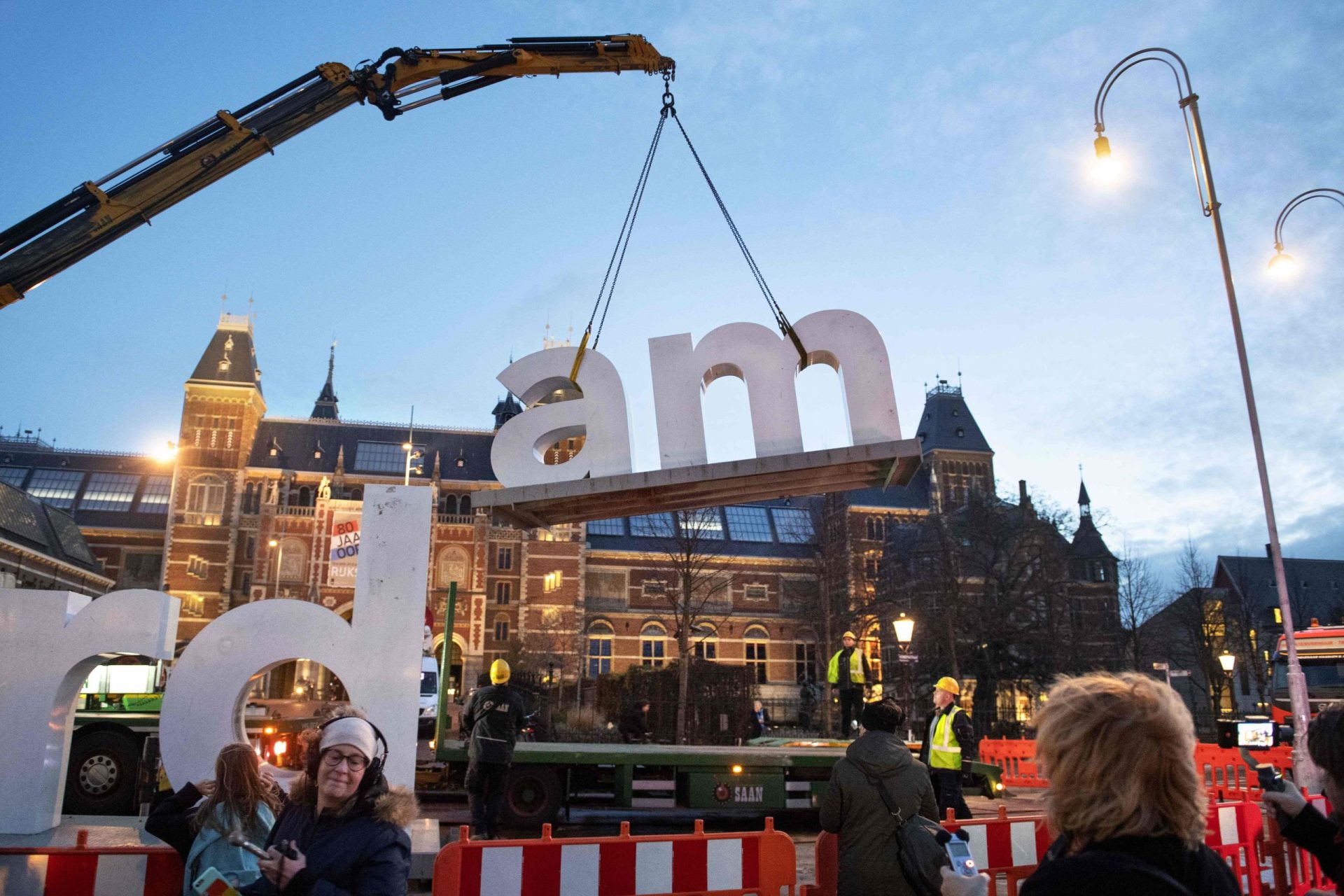 Amesterdão. Holandeses despedem-se do famoso slogan &#8220;I amsterdam&#8221;