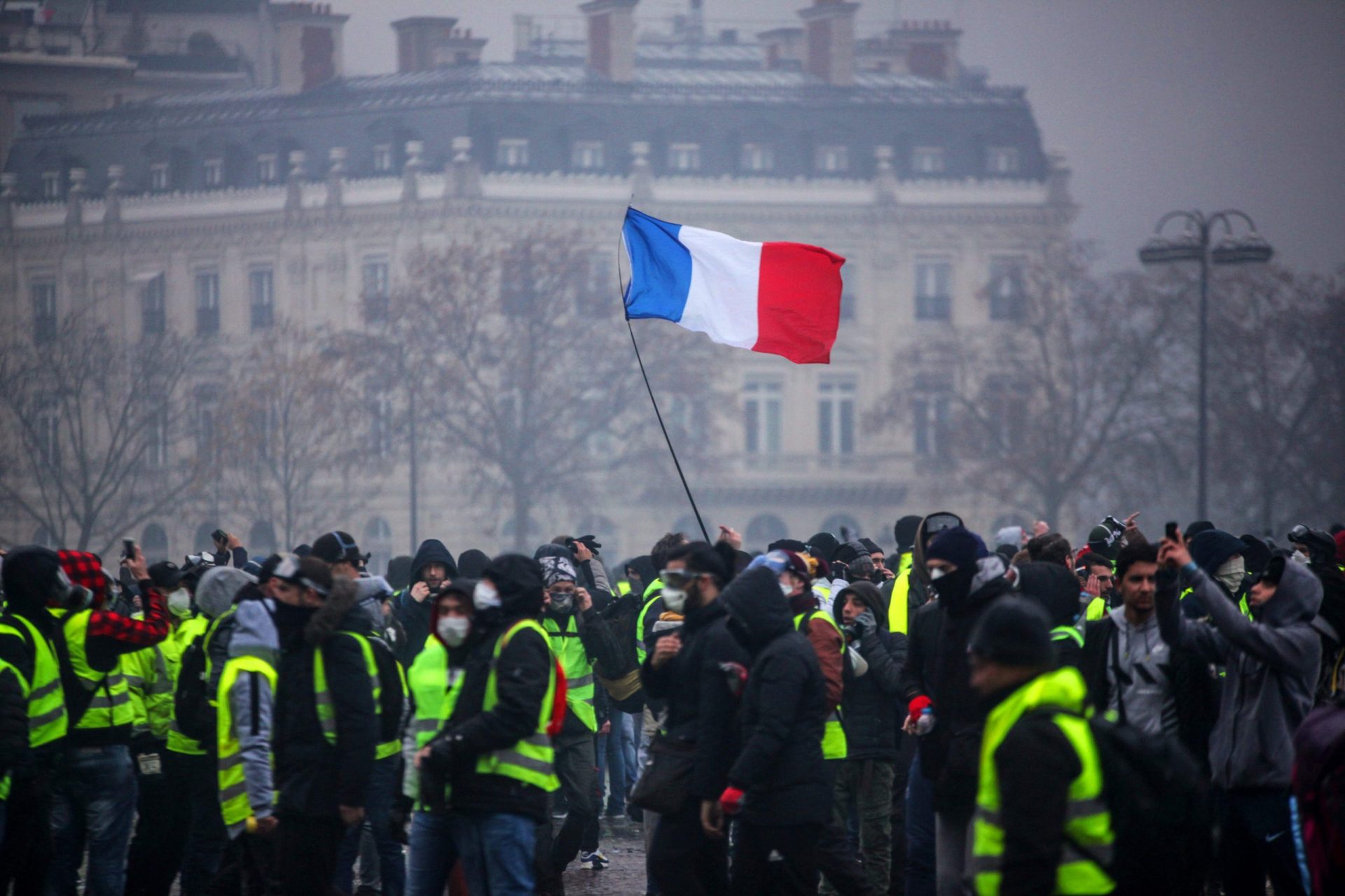 Paris. Medo de violência leva a encerramento de monumentos