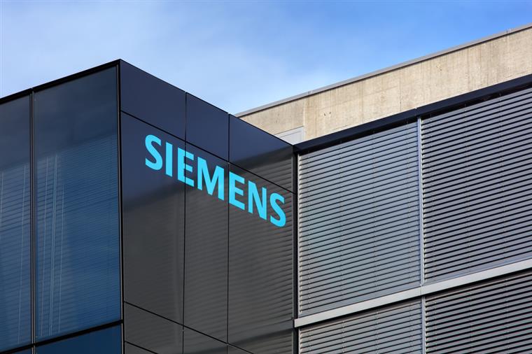 Lucro da Siemens sobe 12%