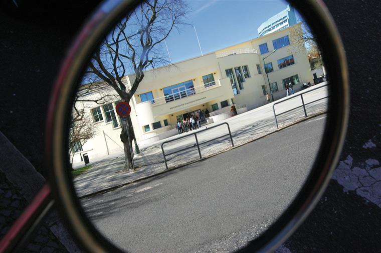 Professores marcam greve de 13 a 16 de março