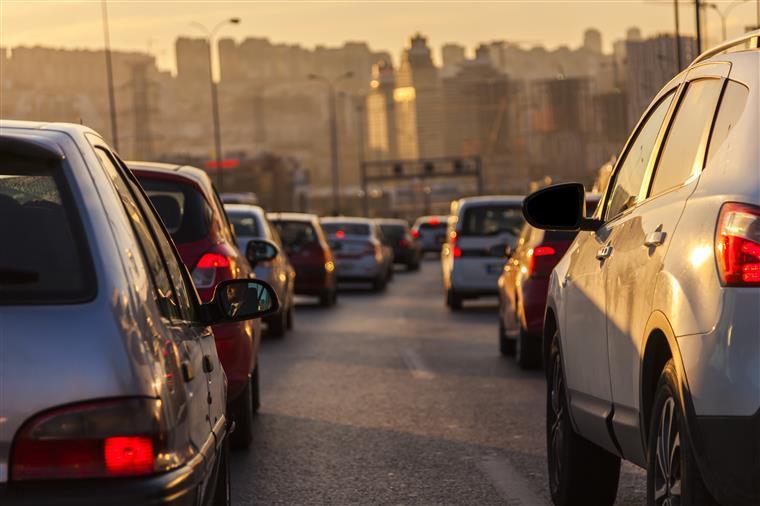 Acidente na Ponte 25 de Abril condiciona trânsito