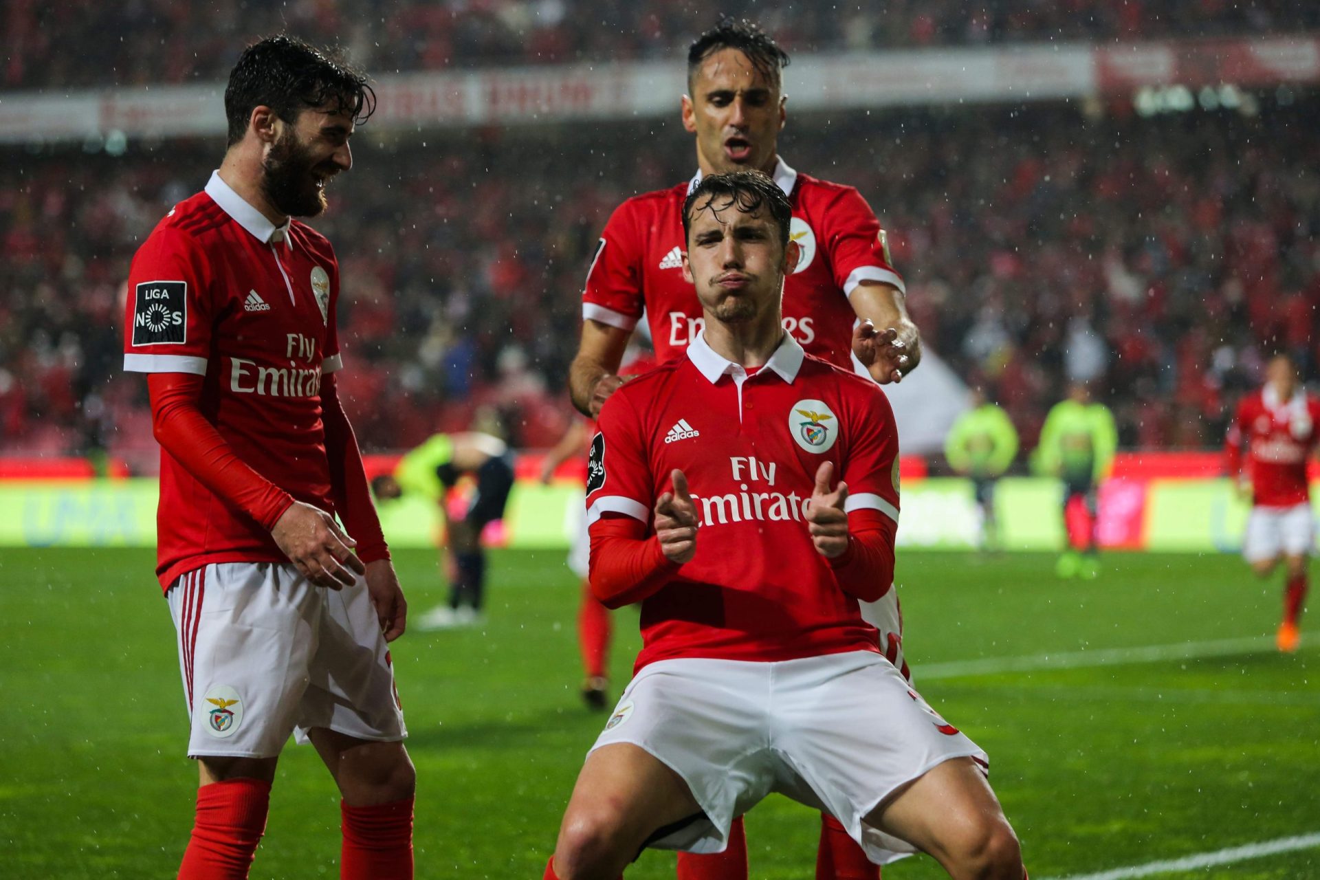 Benfica goleia Marítimo (5-0)