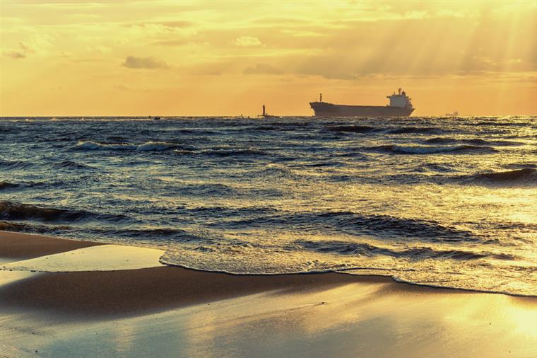 Mulher que viajava em cruzeiro caiu ao mar e está desaparecida