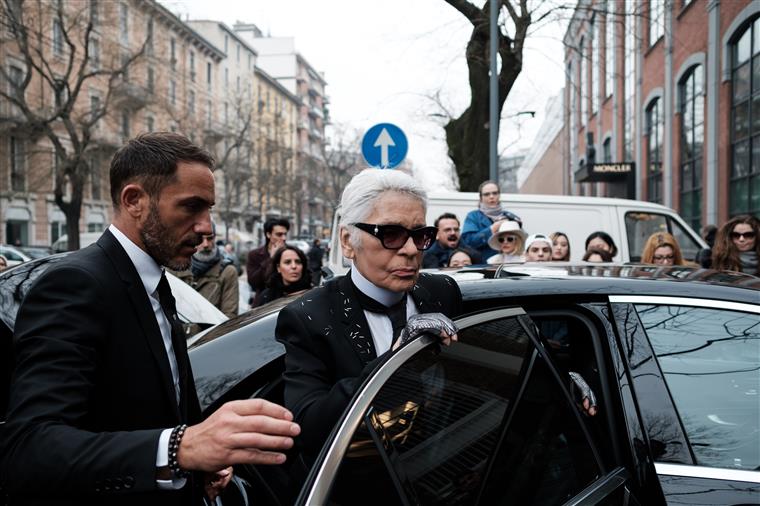 Assédio sexual. “Se não querem que vos baixem as calças, não sejam modelos! Juntem-se a um convento de freiras”, diz Karl Lagerfeld