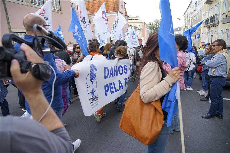 90% das reuniões de avaliação não se realizaram devido à greve dos professores