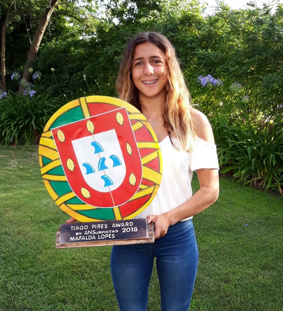 Surf. Mafalda Lopes recebe o Tiago Pires Award by ANSurfistas