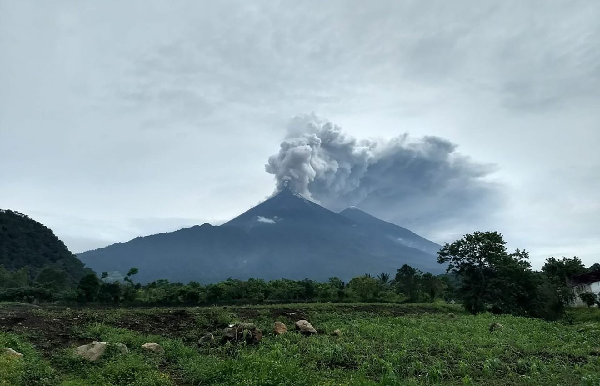 Erupção vulcânica na Guatemala. Há pelo menos 25 mortos e 20 feridos