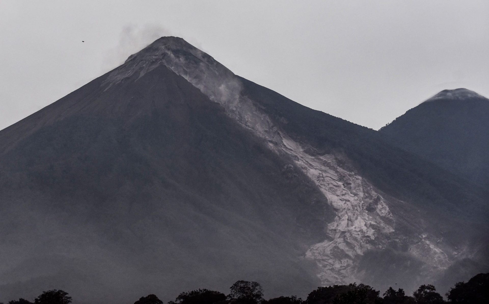 As impressionantes imagens da erupção vulcânica na Guatemala | Fotogaleria