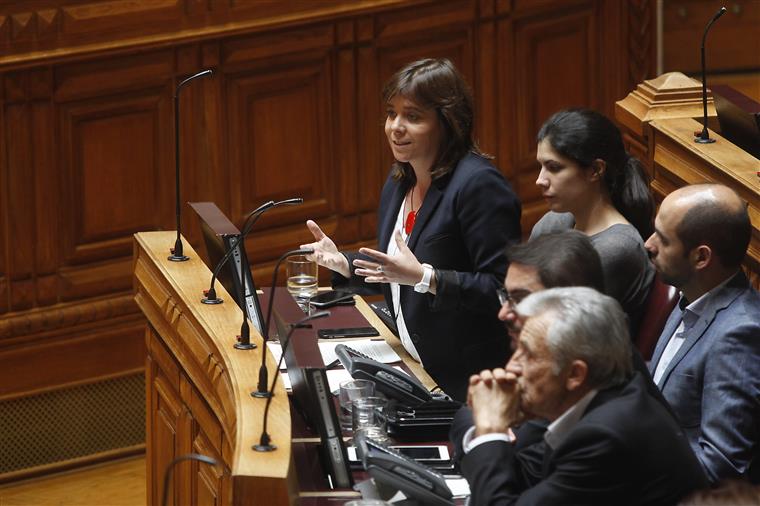 Catarina Martins fala em “chantagem inédita” contra professores