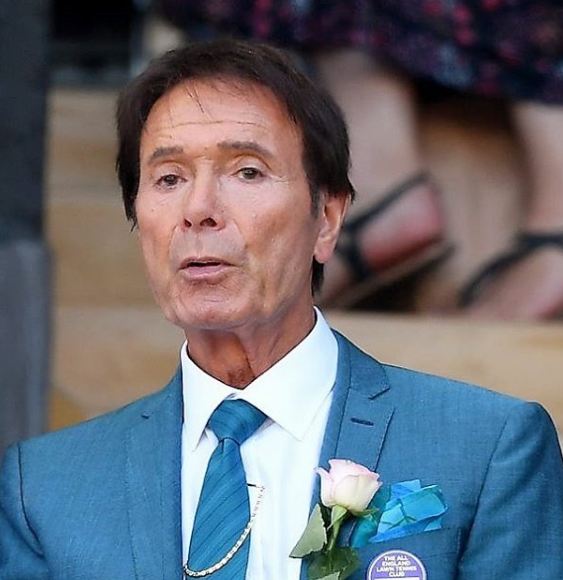 BBC condenada a pagar mais de 200 mil euros a Cliff Richard