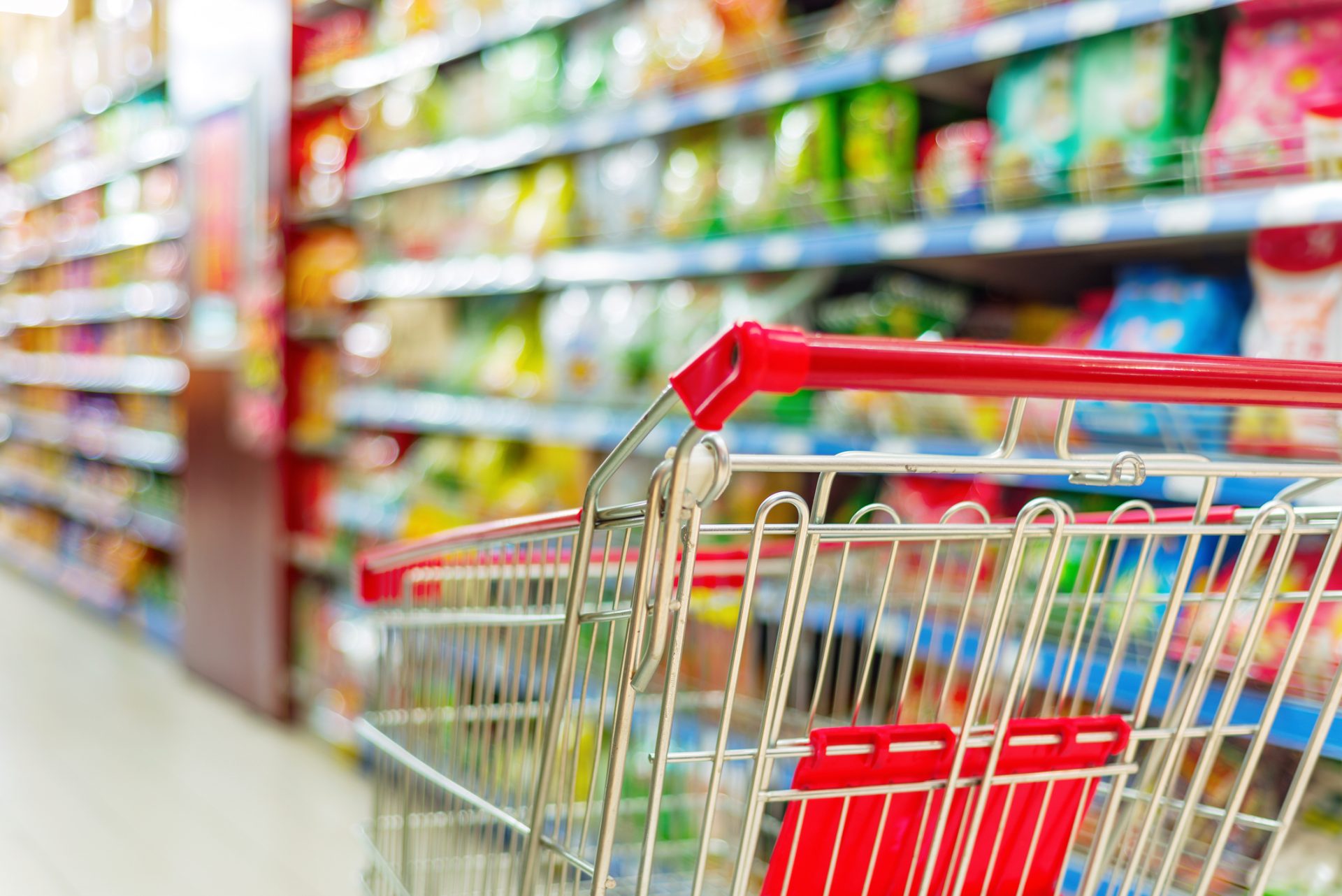 Trabalhadores de hiper e supermercados marcam greve para setembro