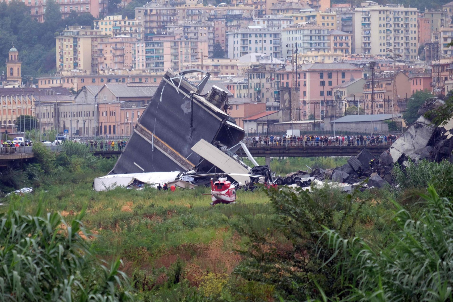 Génova. Ponte colapsa e faz pelo menos 22 mortos