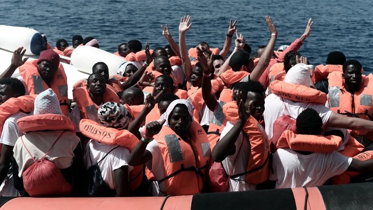 Portugal junta-se a Espanha e França para receber migrantes do “Aquarius”