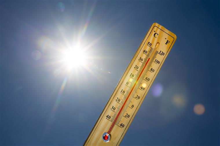 Calor. Aviso amarelo alargado a 15 distritos do país durante todo o fim de semana