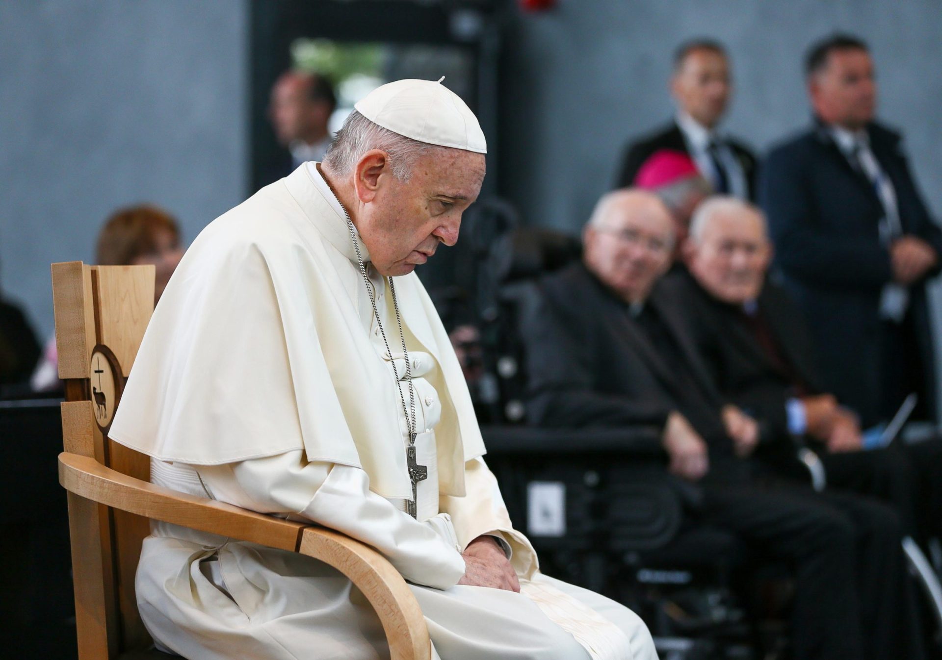 Papa Francisco: “Nenhum de nós pode deixar de ficar comovido pelas histórias de jovens que sofreram abusos”