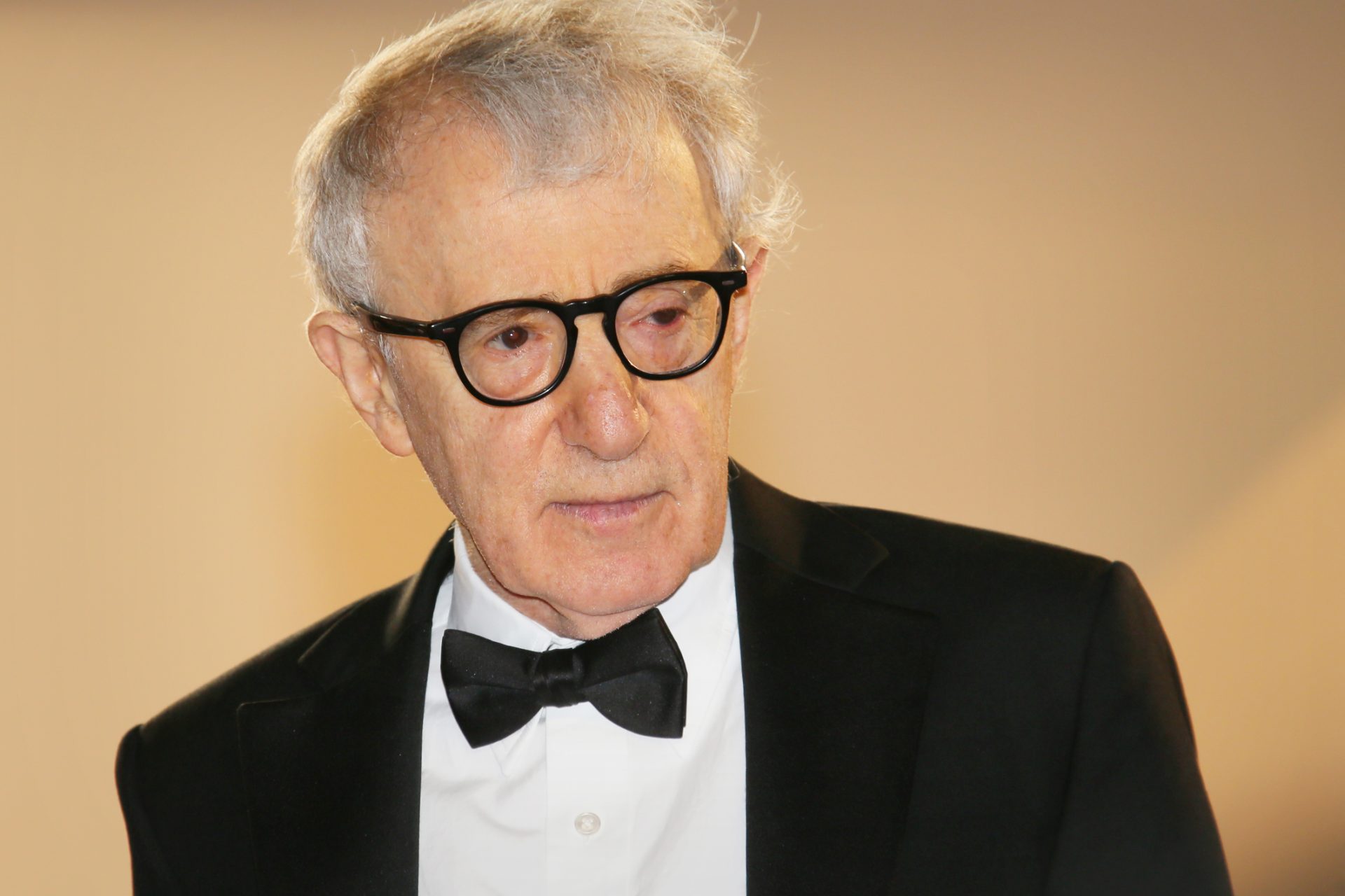 Acusações de abusos deixam  Woody Allen sem financiamento