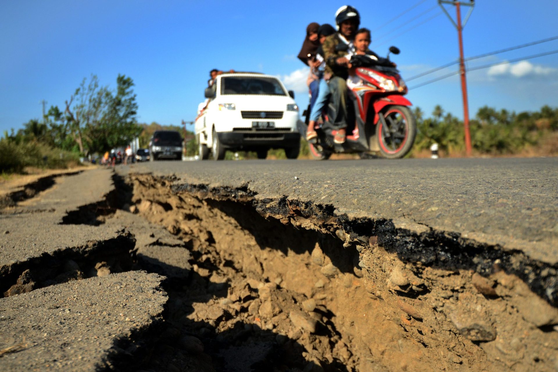 Sismo na Indonésia. Número de mortes aumenta para 319