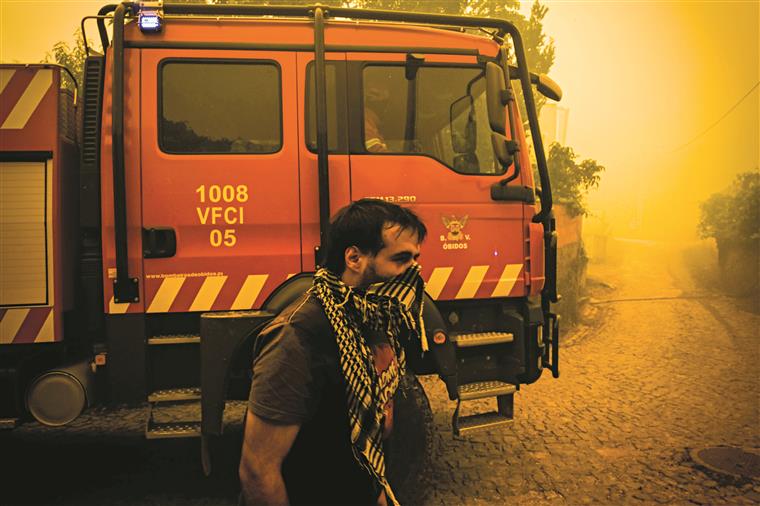 Sete concelhos de Portugal continental estão esta quinta-feira em risco máximo de incêndio