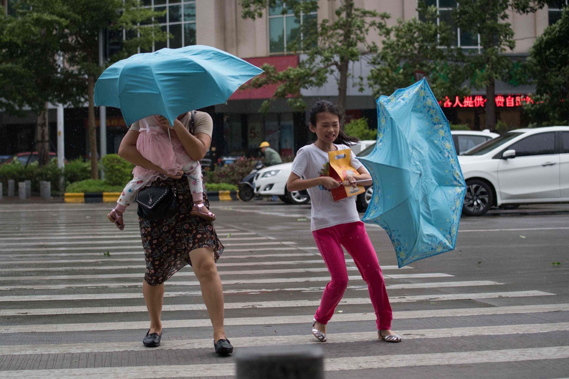 Quase meio milhão de pessoas deslocadas de Guangdong devido ao tufão Mangkhut