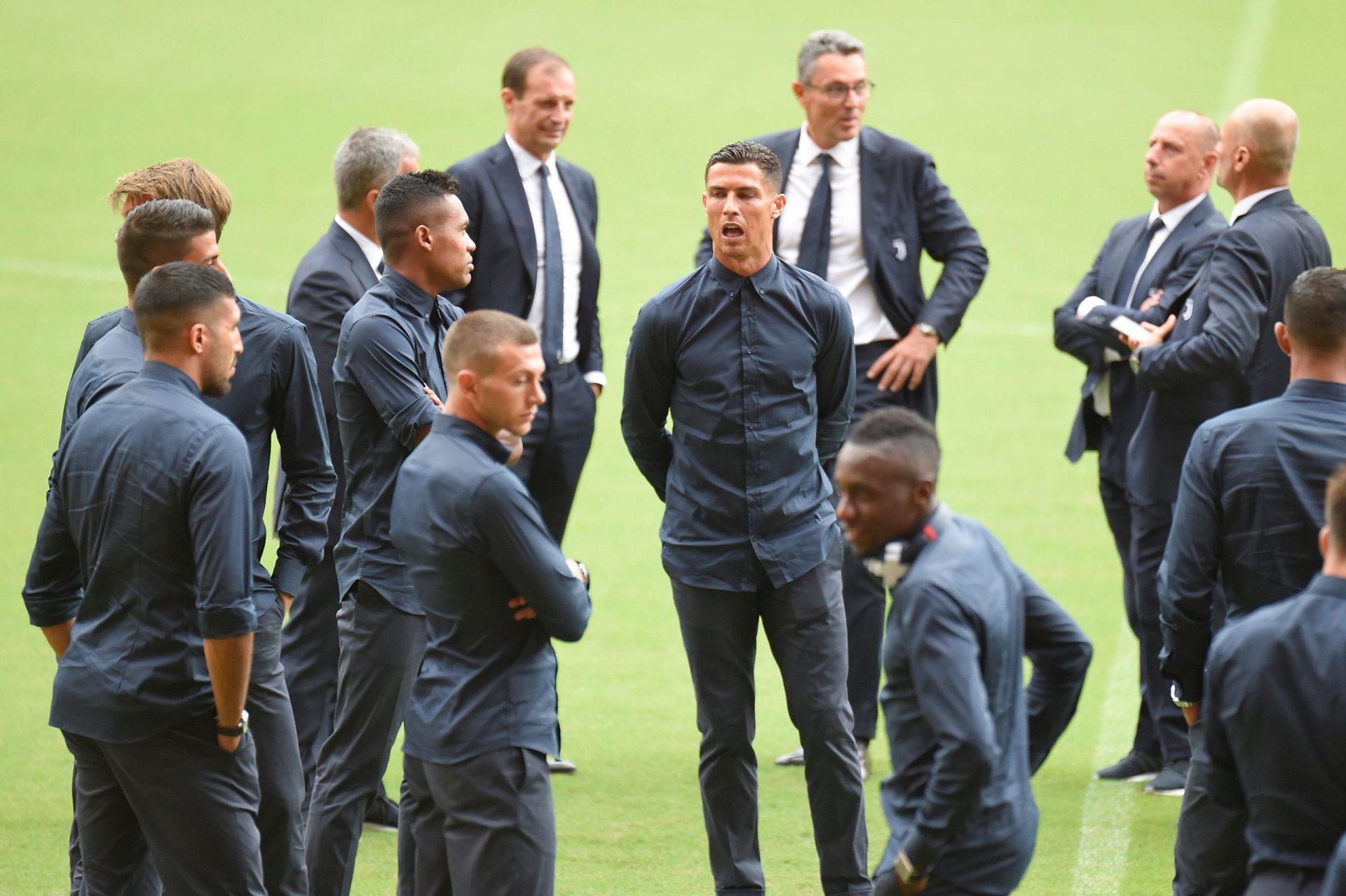 Grupo de encapuçados atacam hotel onde Ronaldo está hospedado com a Juventus