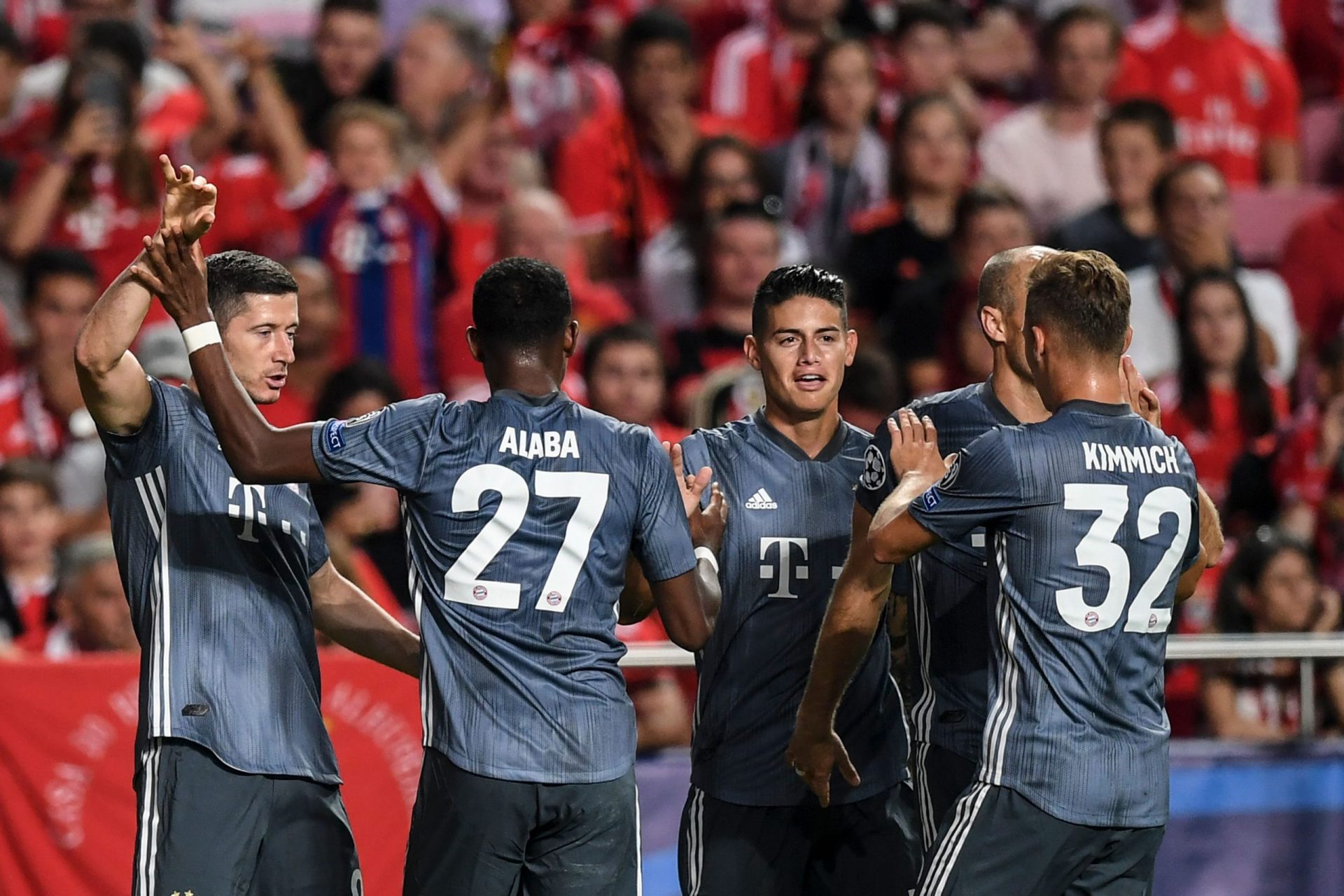 Bayern de Munique vence Benfica por 2-0