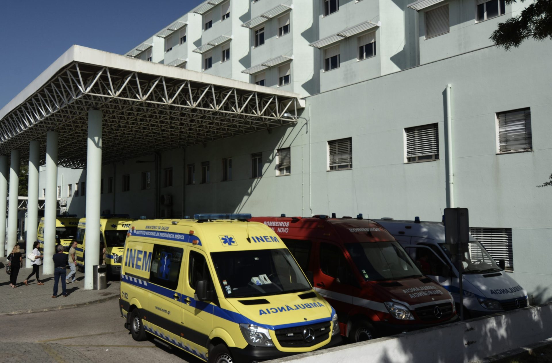 Hospital abre inquérito a parto de bebé que nasceu com malformações graves por detetar