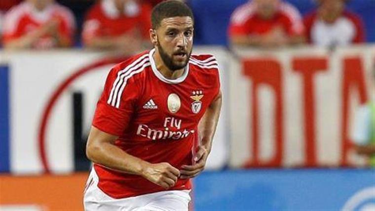 Taarabt. “Estar no Benfica foi o melhor que me aconteceu na carreira”