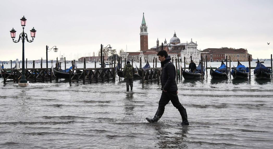 Giuseppe Conte declara estado de emergência em Veneza