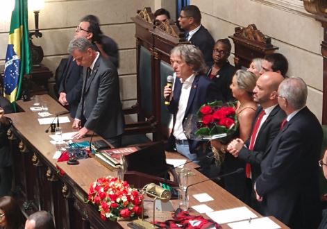 Jorge Jesus emociona-se ao receber título de cidadão honorário da cidade do Rio de Janeiro