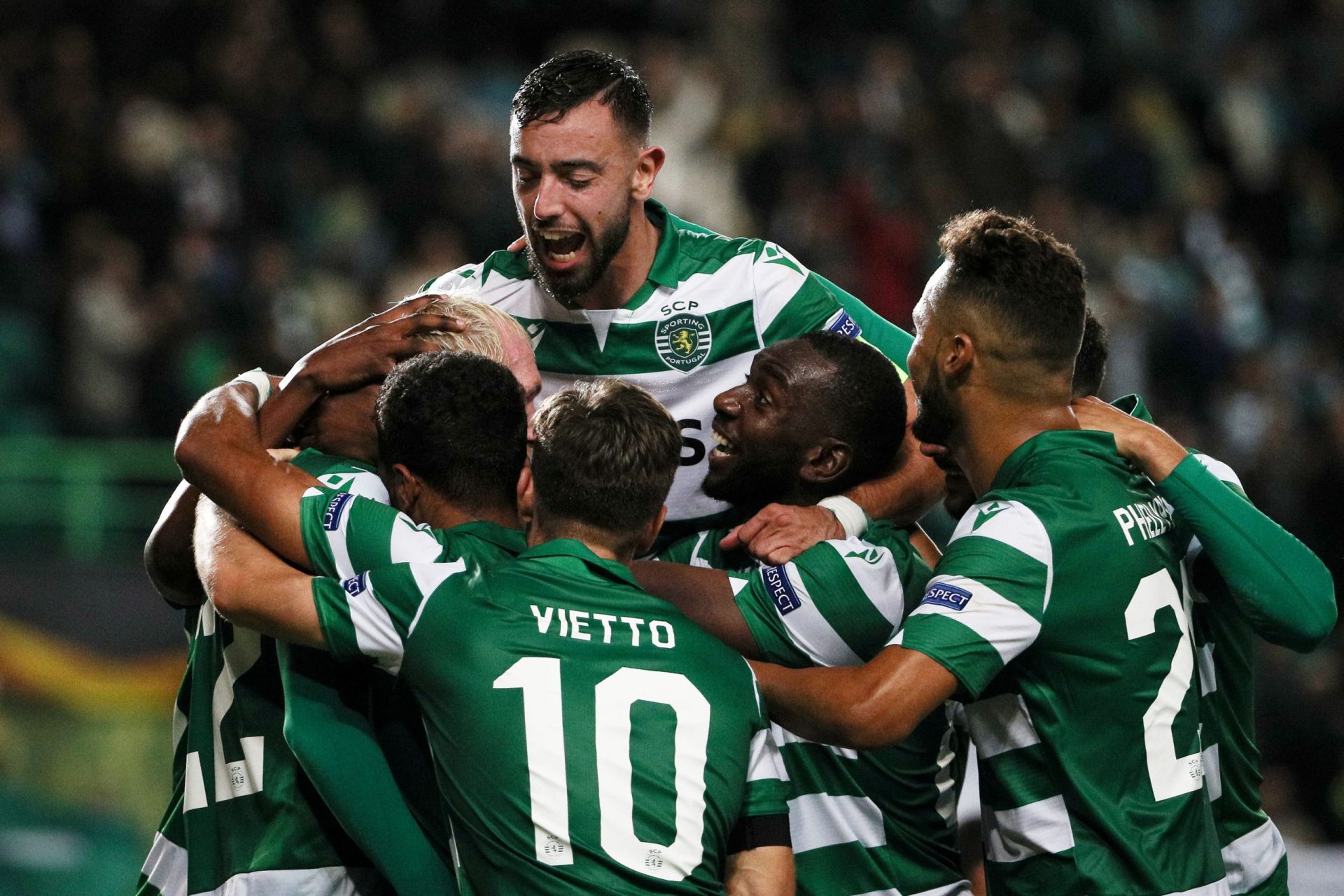 Sporting goleia PSV em Alvalade e segue em frente na Liga Europa