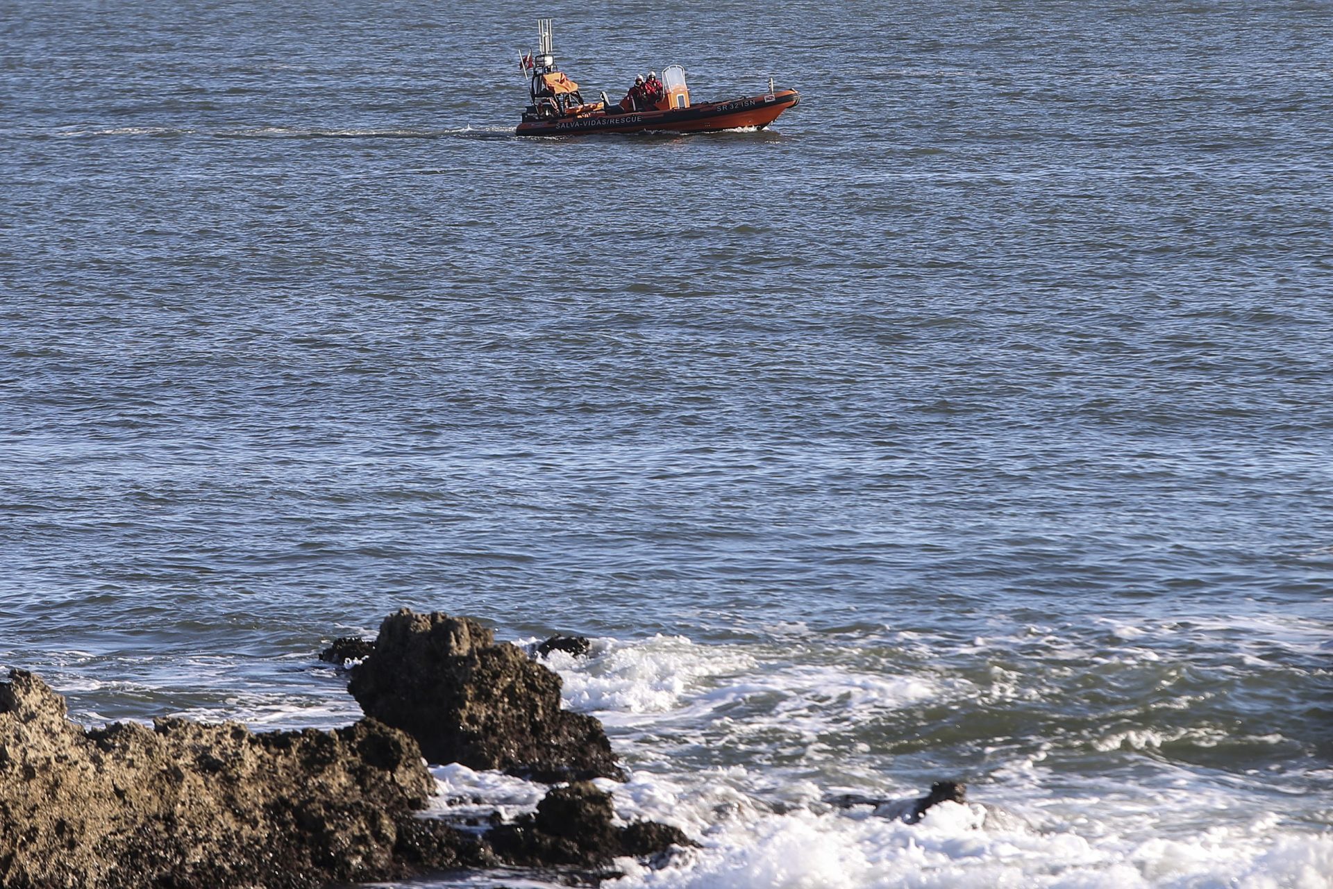 Cadáver encontrado a boiar em praia de Peniche