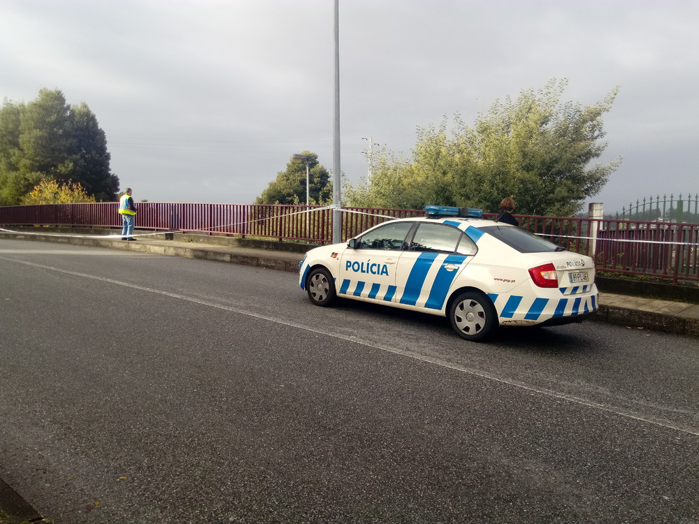 Homem encontrado morto junto a viaduto em Guimarães