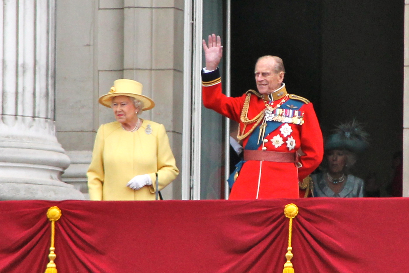 Duque de Edimburgo sofre acidente de carro