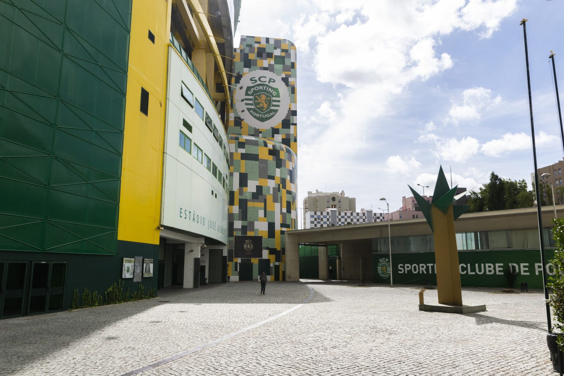 Sporting reage a detenção de hacker do Benfica