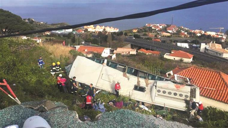 Madeira. Motorista de autocarro turístico que sofreu acidente acusado de 29 crimes de homicídio