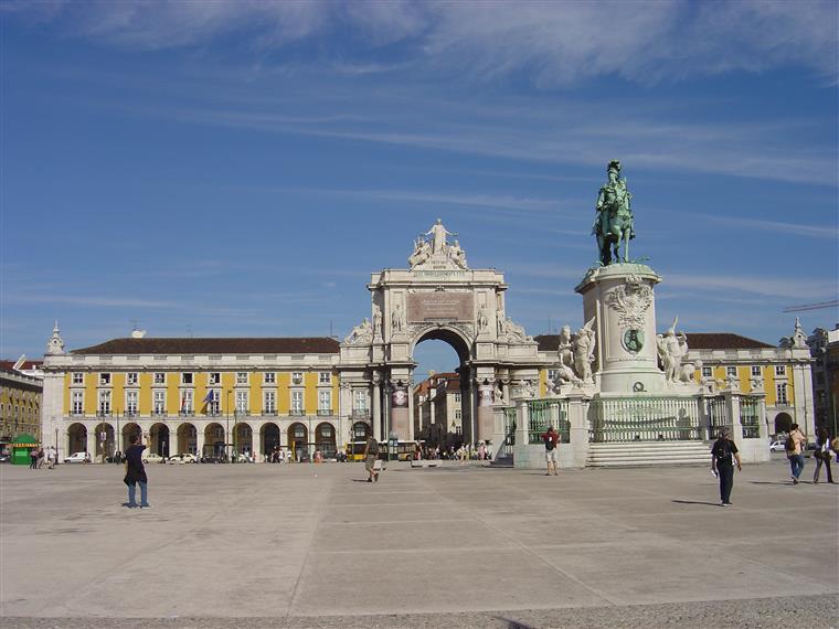 Ano Novo. Praça do Comércio com trânsito cortado a partir das 17h