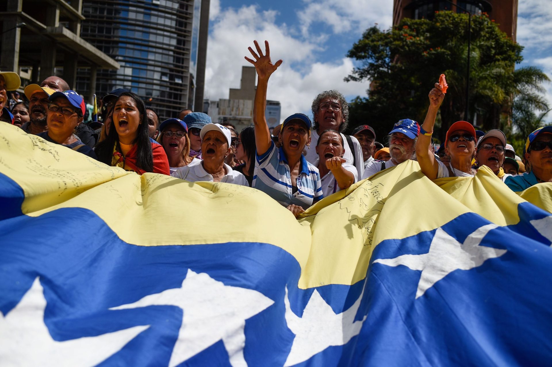 Protestos na Venezuela. Número de vítimas sobe para 13