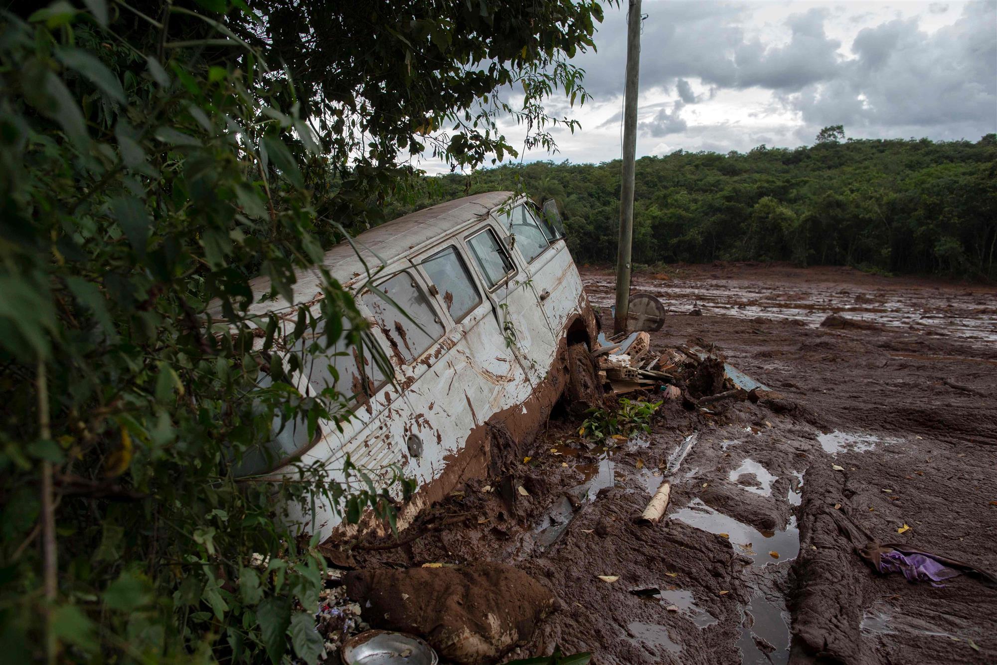Brasil. Empresa responsável por barragem que derrocou vai desativar barragens semelhantes