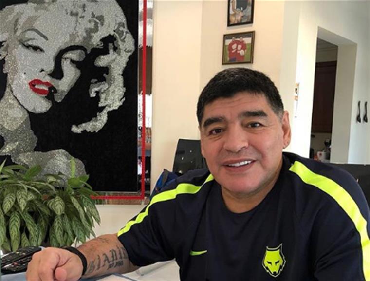 Diego Maradona vai ser operado de urgência