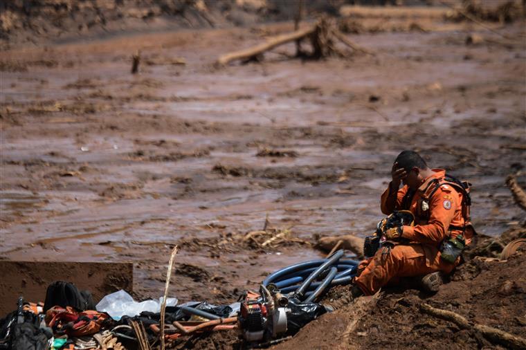 Brasil. Divulgadas imagens do momento da rutura de barragem | Vídeo