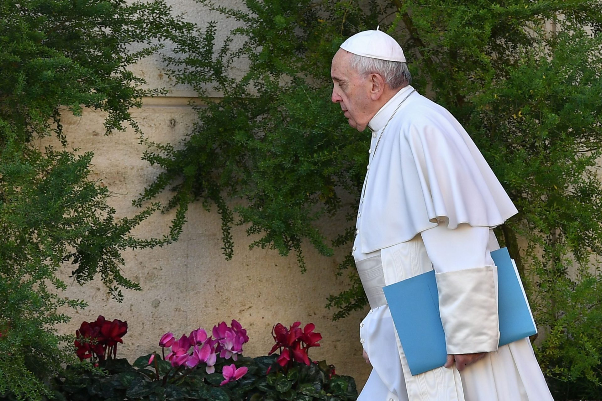 Vaticano começa hoje debate sobre abusos sexuais a crianças