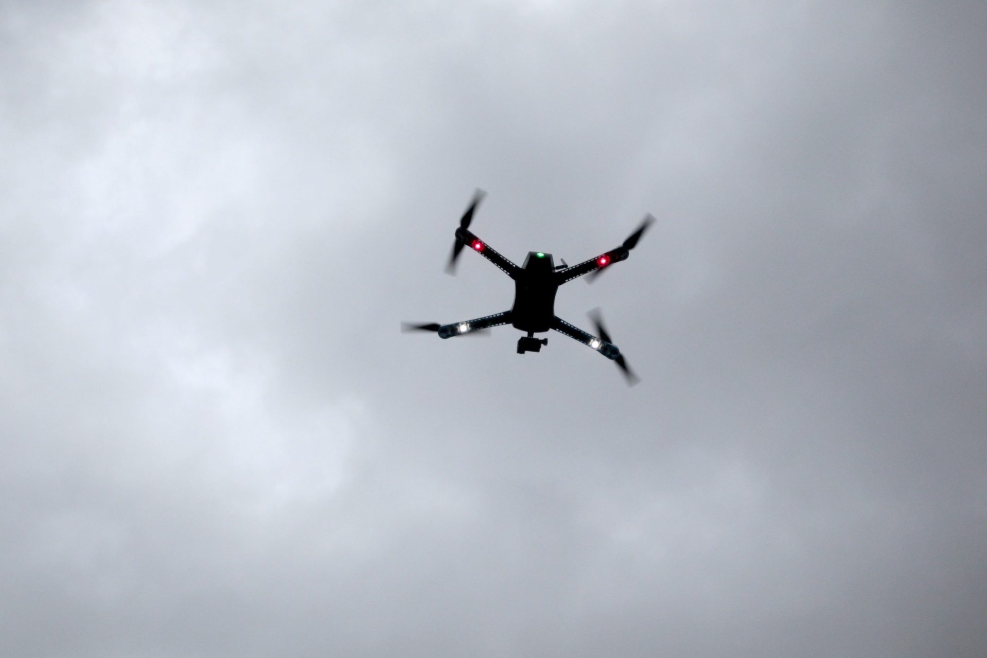 Aeroporto de Dublin obrigado a suspender aterragens durante várias devido à presença de drone