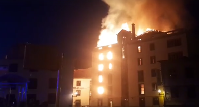 Violento incêndio no centro do Funchal