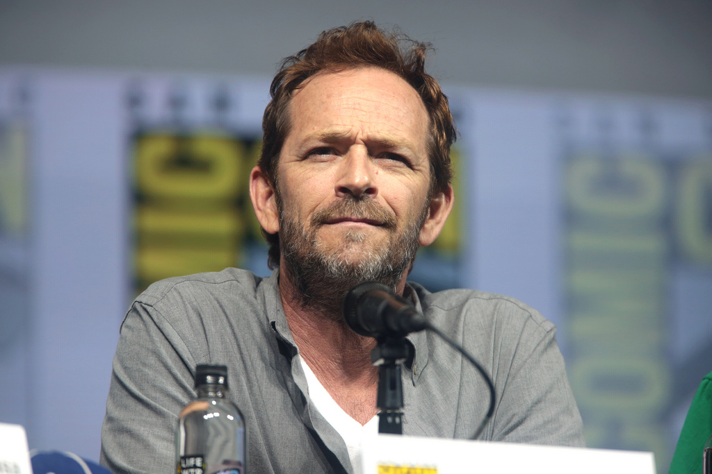 Revelada oficialmente causa da morte de Luke Perry